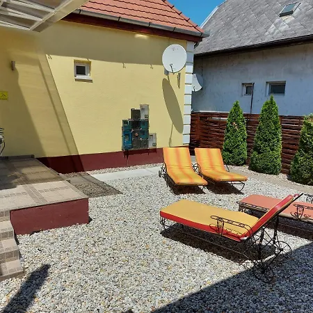Apartment Corner Apartman 2 *