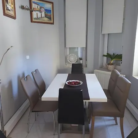 Corner Apartman 2